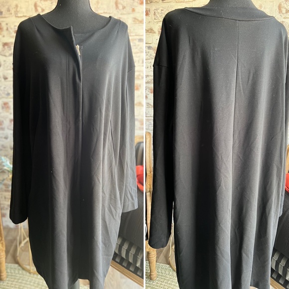 14th & Union Tops - 14th and Union Black long sleeve collarless top with zip front closure 2X